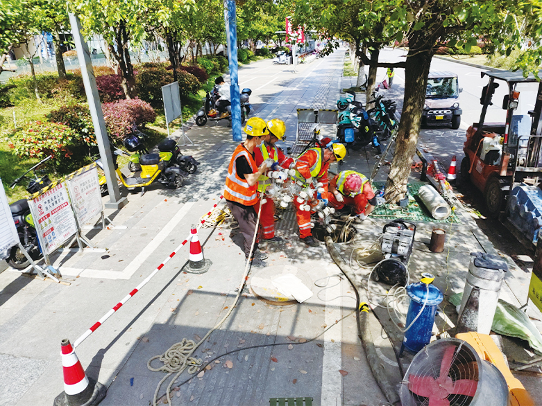  金堂UV-CIPP紫外光固化修复